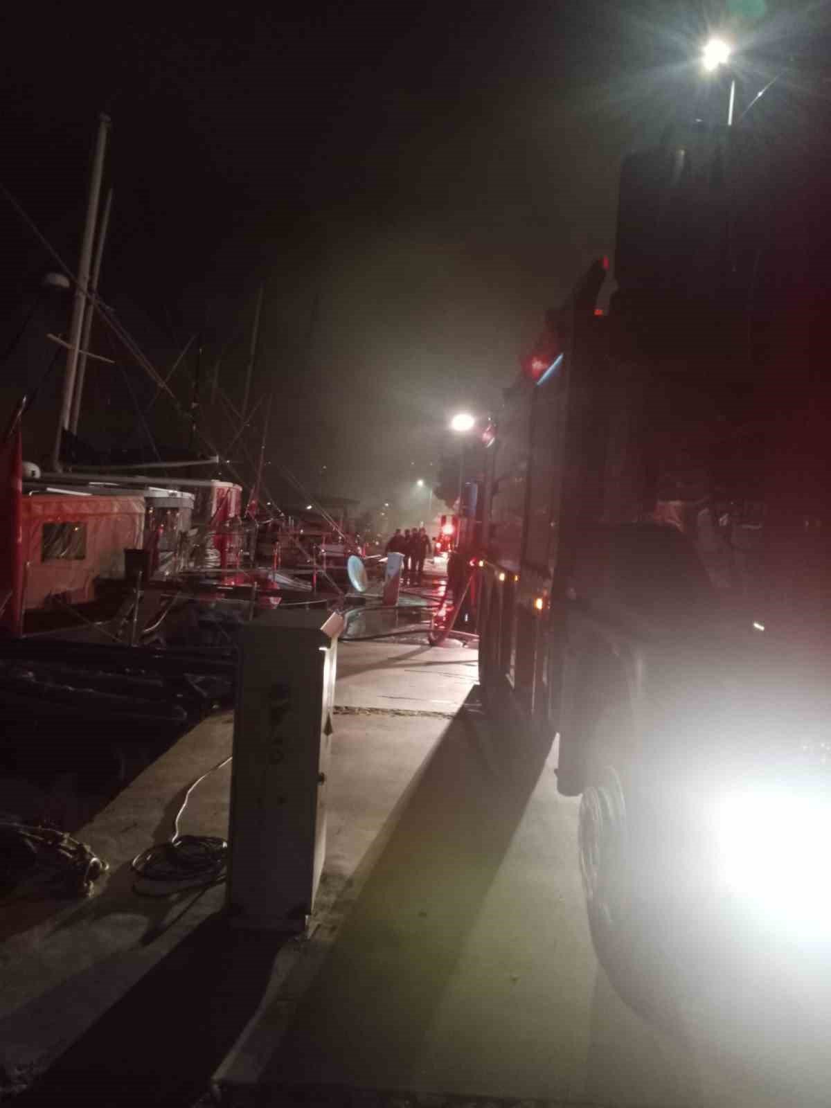 Bodrum’da tekneler alev alev yandı