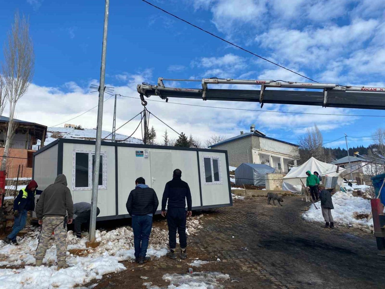 Deprem bölgesine konteyner desteği