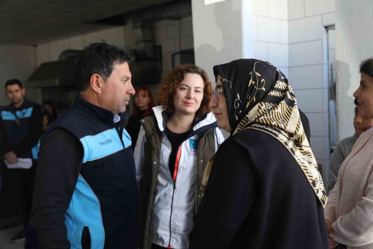 Başkan Aras, depremzedeler ile görüştü