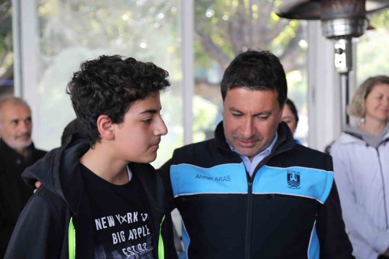 Başkan Aras, depremzedeler ile görüştü