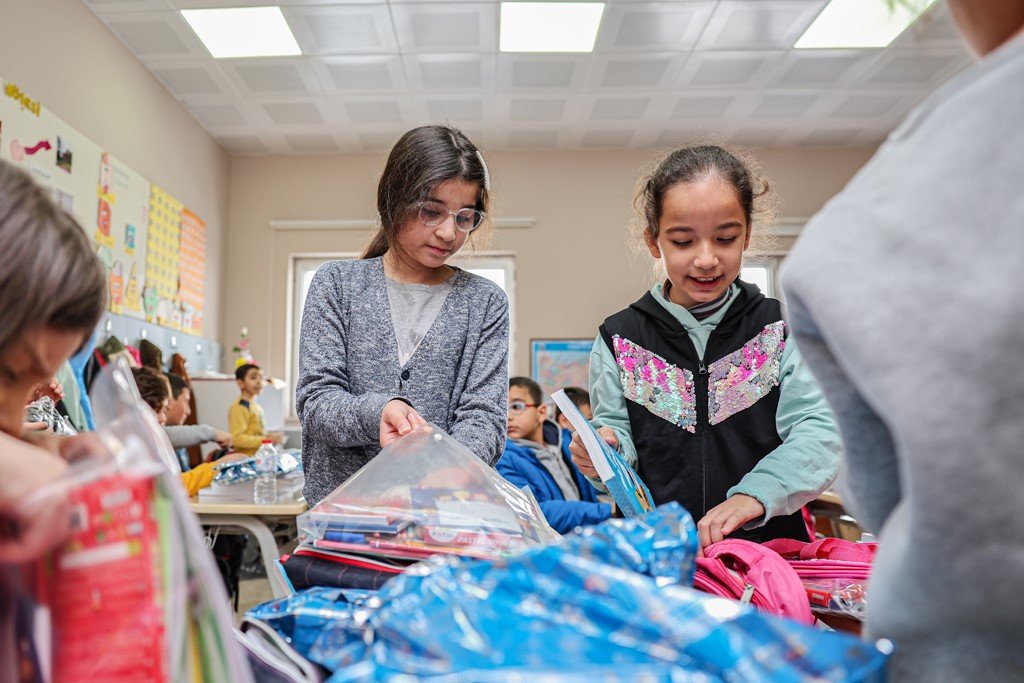 Bin 275 depremzede öğrenci Sivas’ta ders başı yaptı