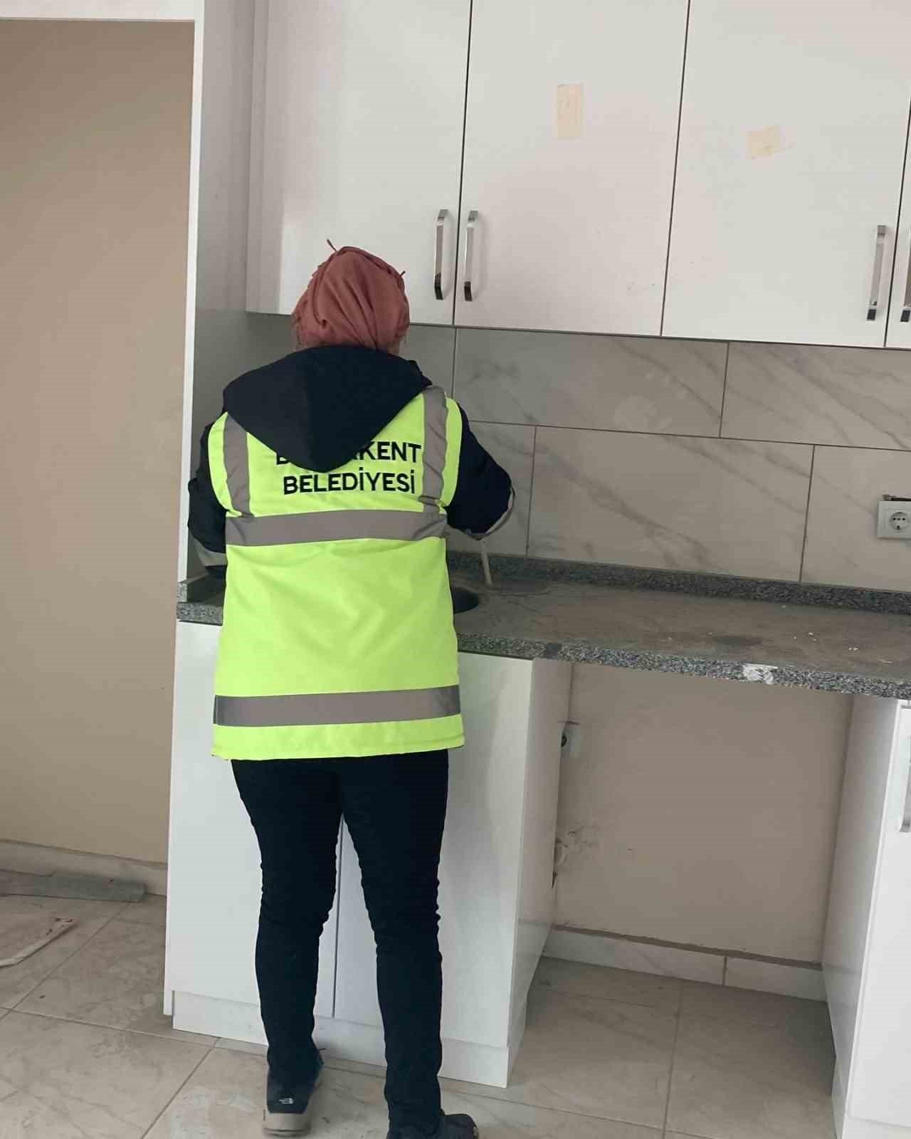 Buharkent Belediyesi depremzedeler için evleri hazırlıyor