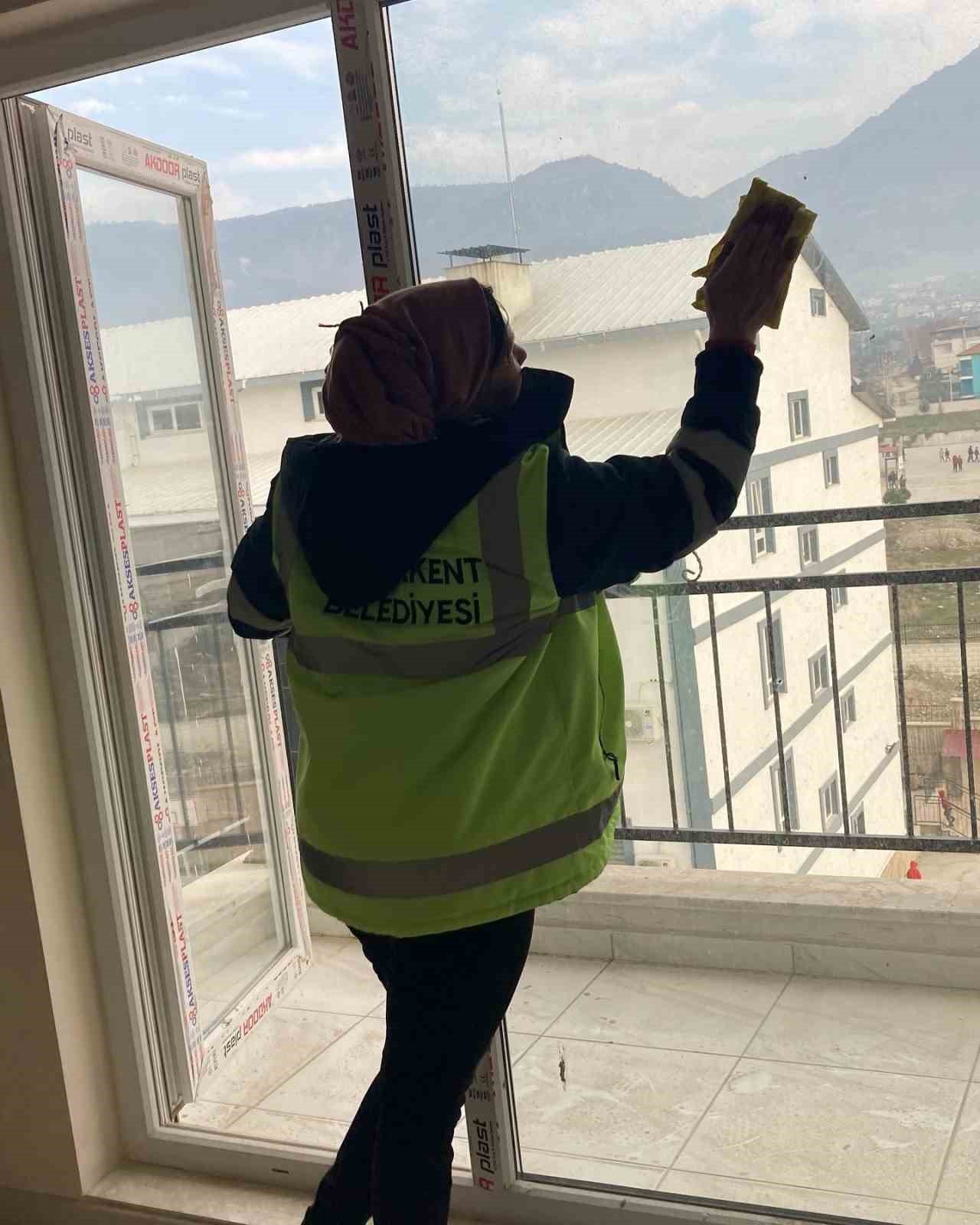 Buharkent Belediyesi depremzedeler için evleri hazırlıyor