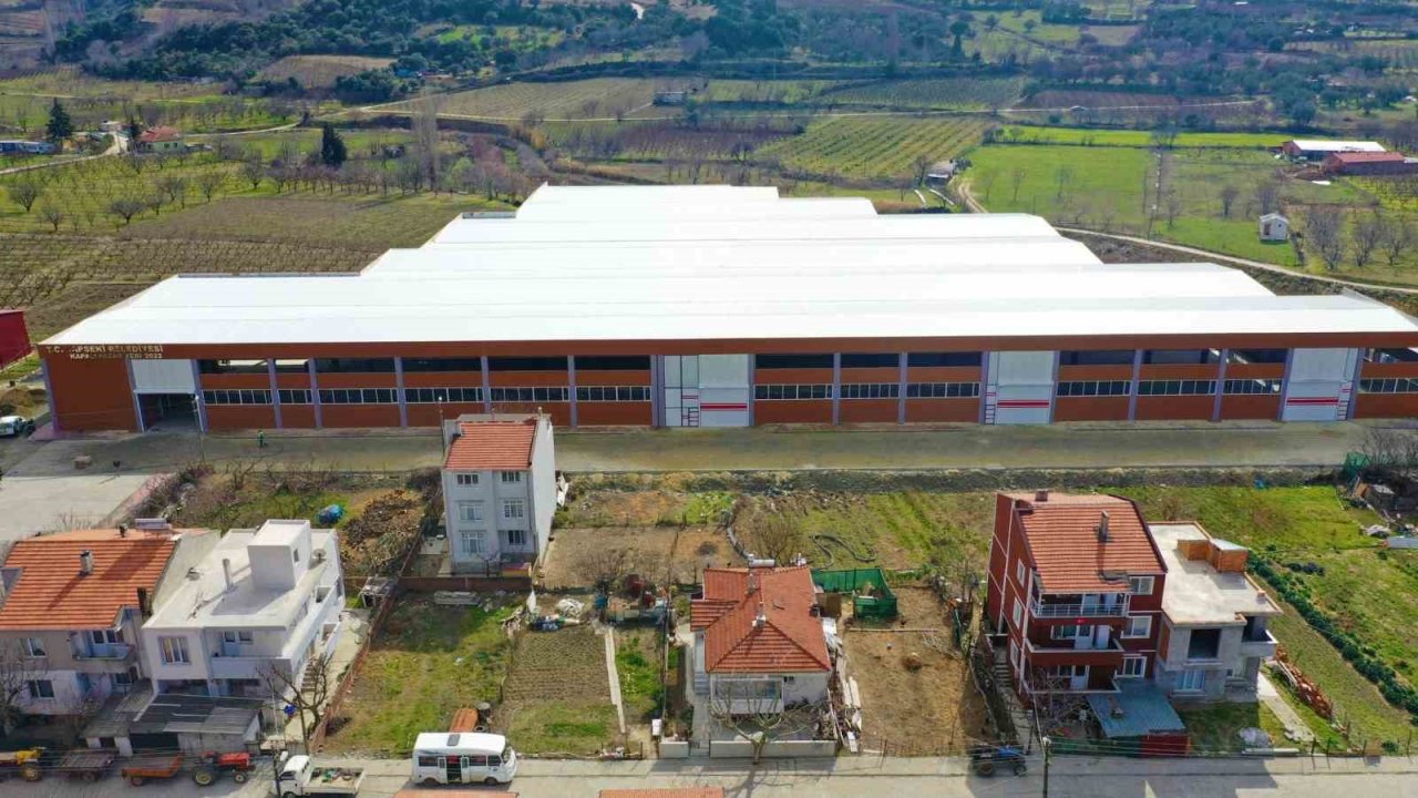 Lapseki’de halk pazarı 25 Şubat’ta kapalı pazar yerinde kurulacak