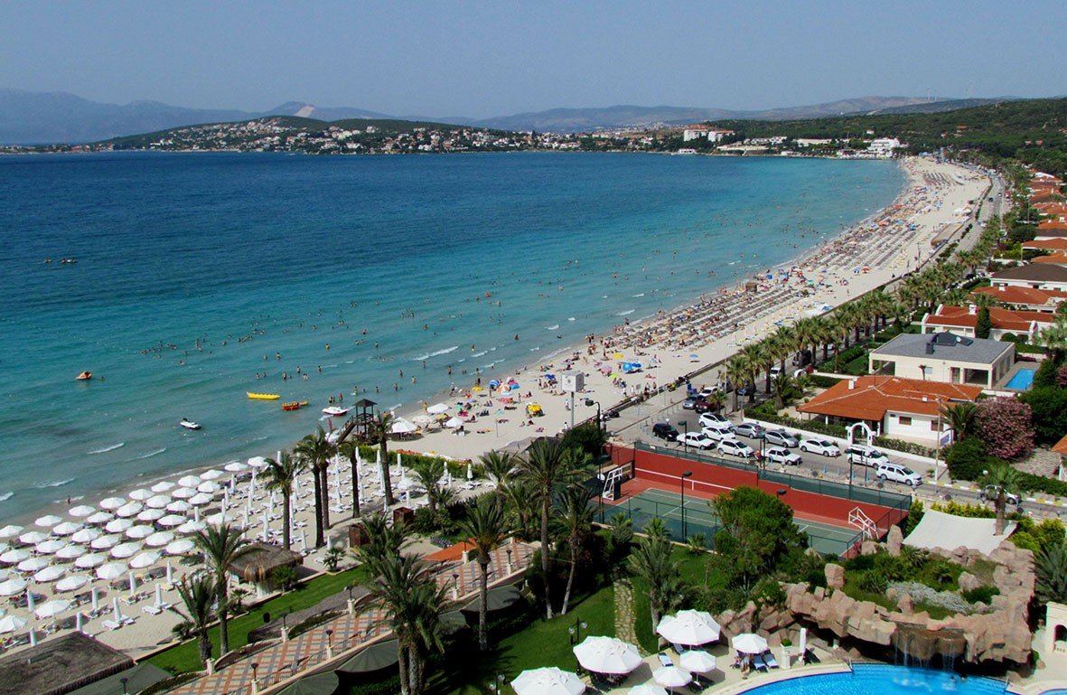 Çeşme’deki otelciler depremzedelerin istihdamı için harekete geçti