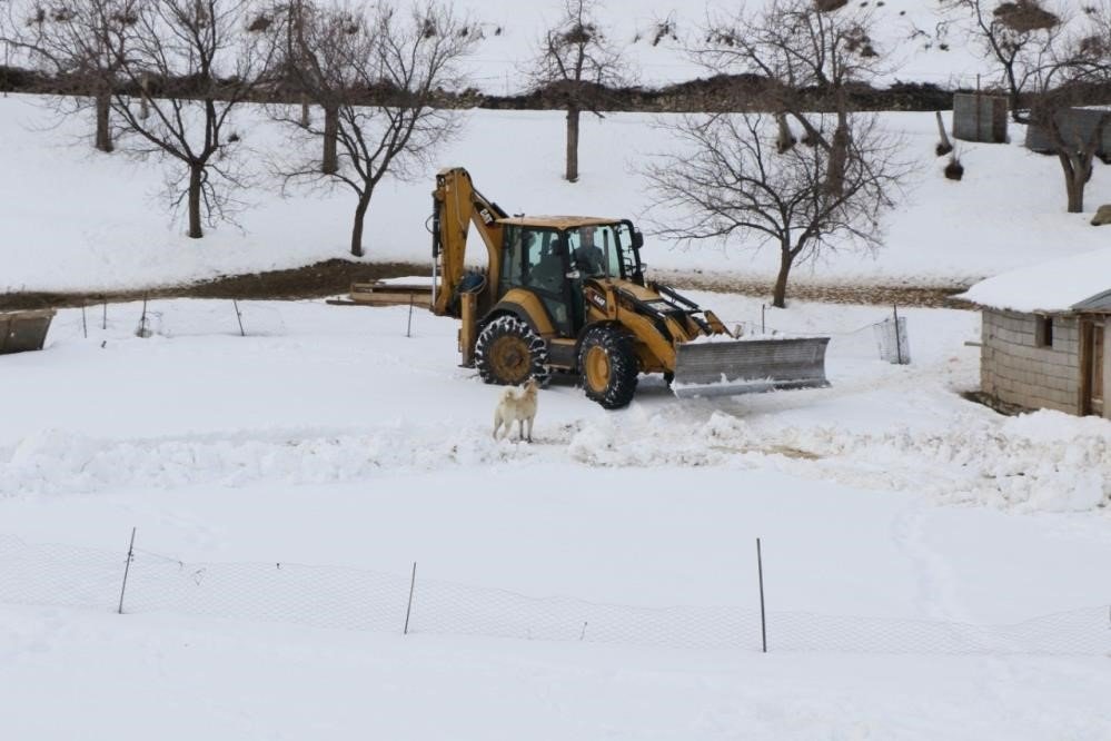 Erzincan’da kardan 31 köy yolu ulaşıma kapalı