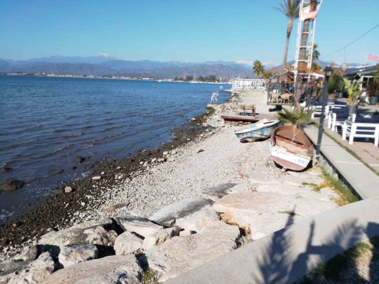 Fethiye’de deniz 10 metre çekildi