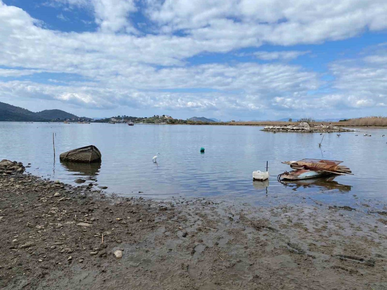 Fethiye’de deniz 10 metre çekildi
