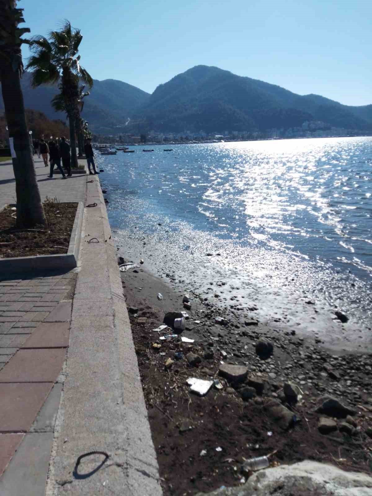 Fethiye’de deniz 10 metre çekildi