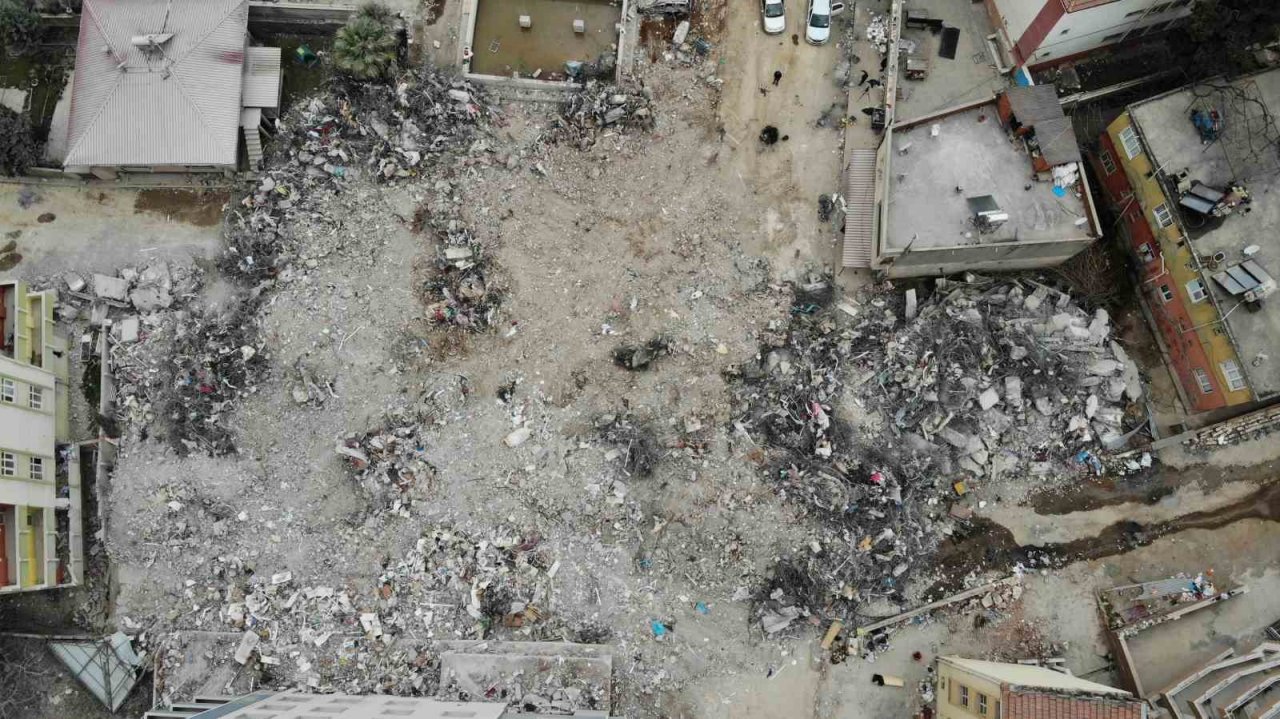 Kahramanmaraş depreminde, şehit oğlunun adının yaşatıldığı apartmanda hayatını kaybetti