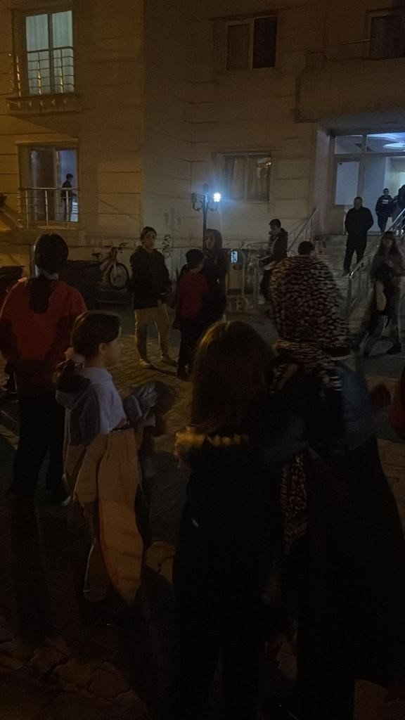 Nusaybin’de depremden korkan vatandaşlar sokağa çıktı