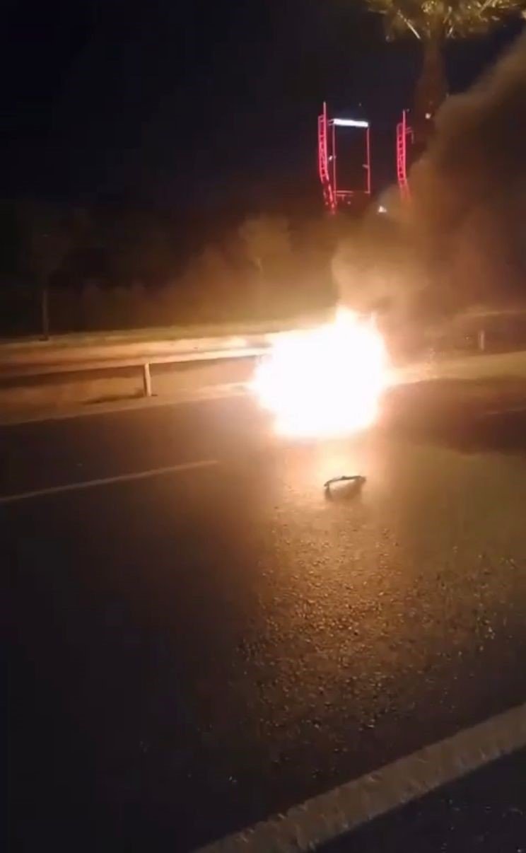 İzmir’de hafif ticari araç ile motosiklet çarpıştı: 1 ölü