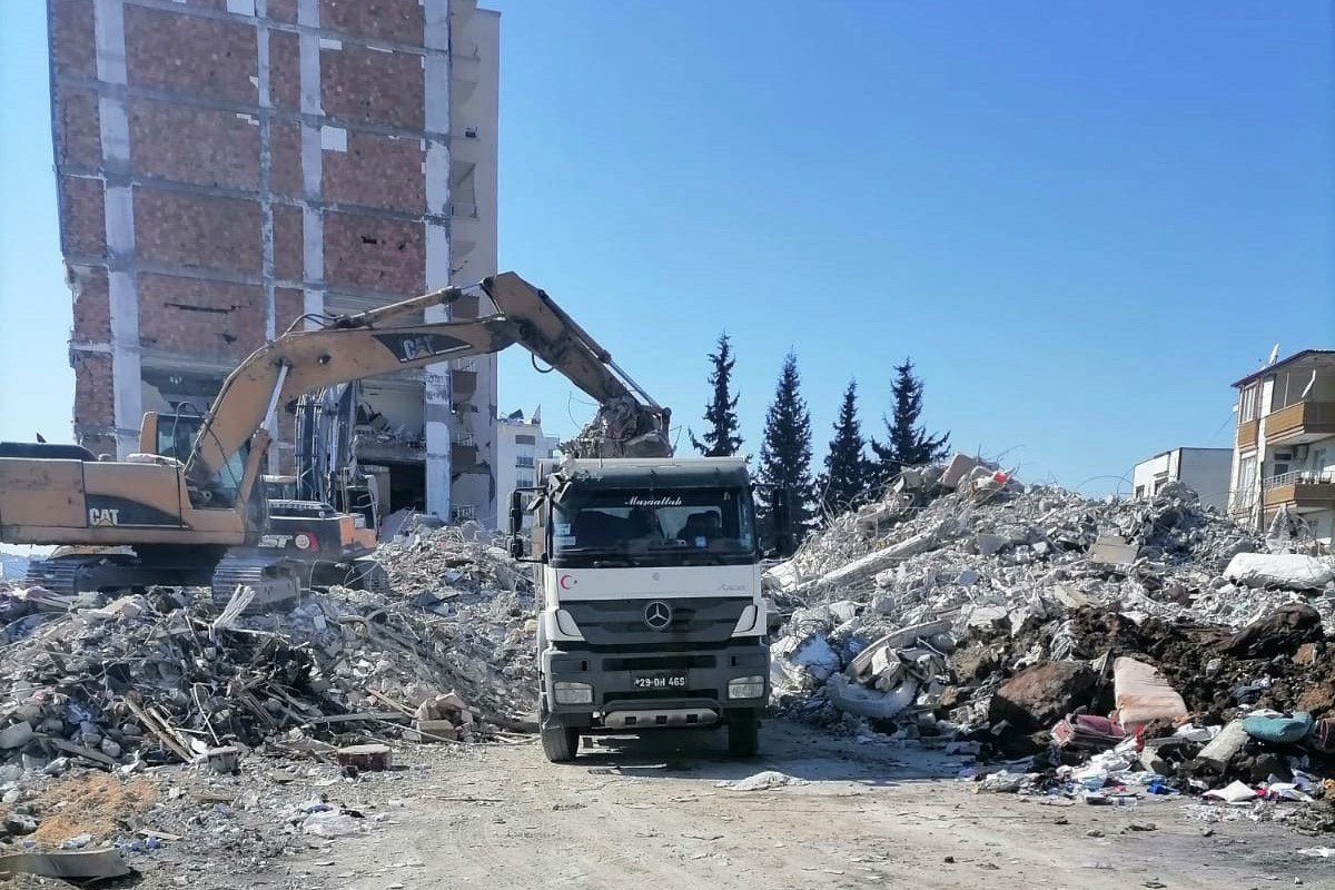 Gümüşhane İl Özel İdaresi ilk günden beri deprem bölgesinde