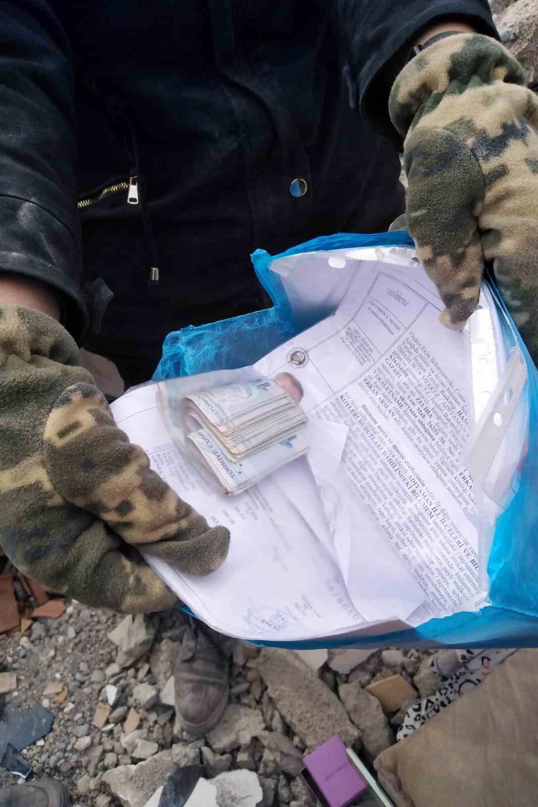 Gümüşhane İl Özel İdaresi ilk günden beri deprem bölgesinde