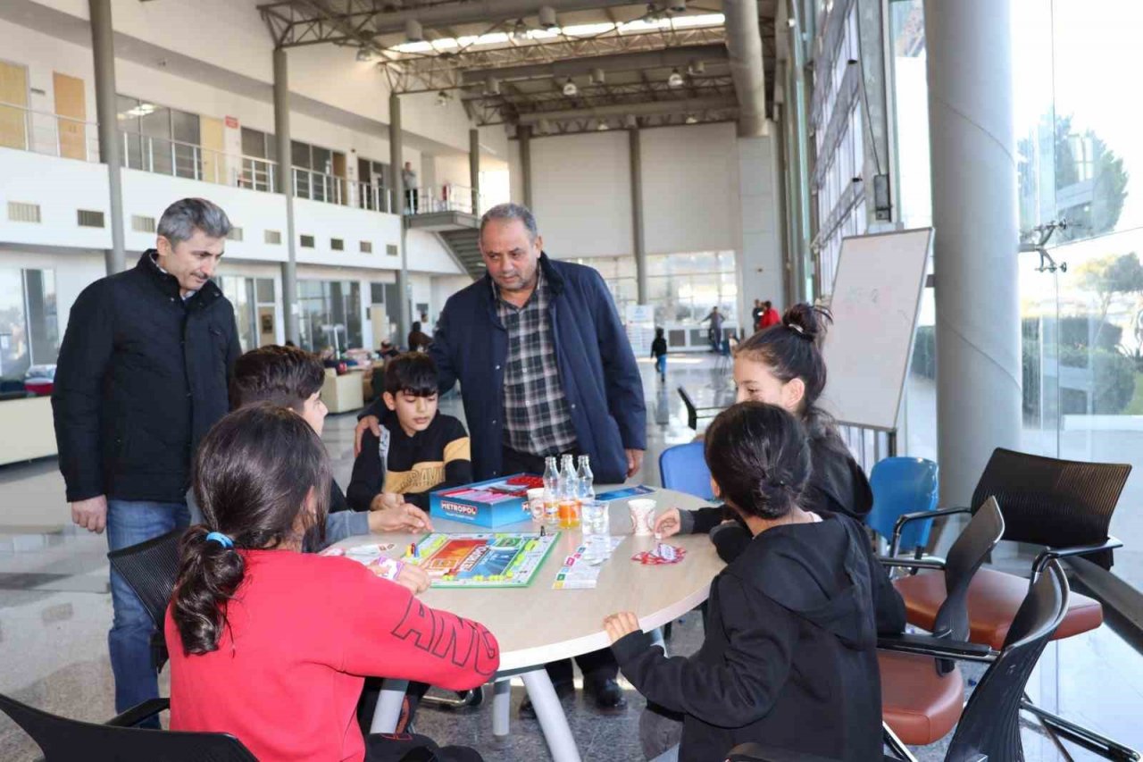 Özçelik-İş Sendikası Genel Başkanı Değirmenci: "7 bin üyemize 15 milyon TL’lik yardım yapıyoruz"