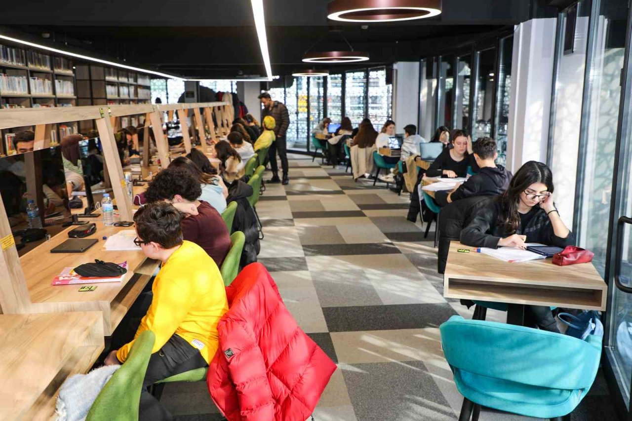 Talas’ta Kütüphaneler Yeniden Açık