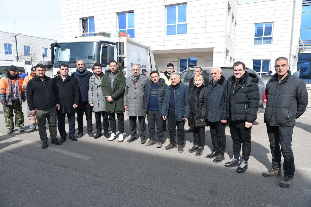 Büyükkılıç, Spor Camiası ile Deprem Bölgesi’nde Bir Araya Geldi