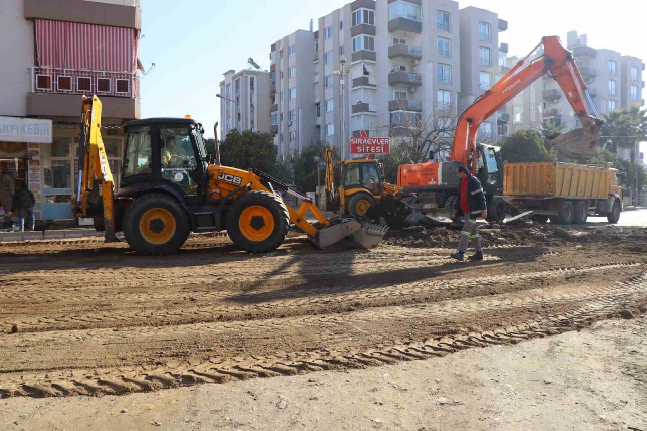 Başkan Özcan Ziya Gökalp Caddesi’nde incelemelerde bulundu