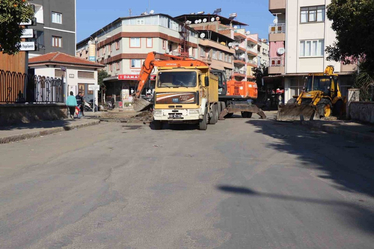 Başkan Özcan Ziya Gökalp Caddesi’nde incelemelerde bulundu