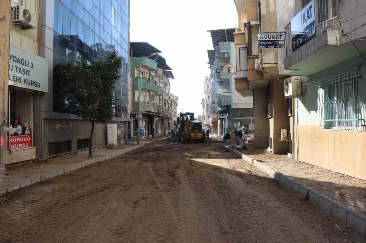 Başkan Özcan Ziya Gökalp Caddesi’nde incelemelerde bulundu