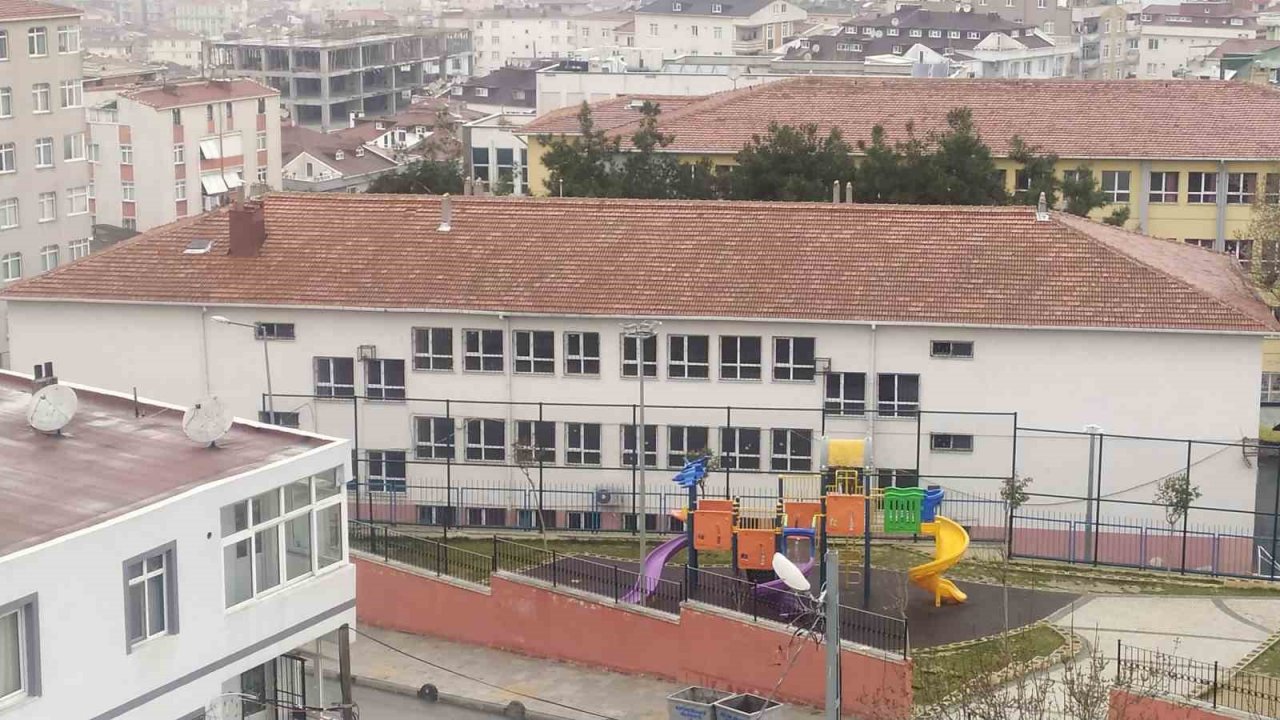 Tahliye kararı verilen okullarda taşıma işlemi başladı