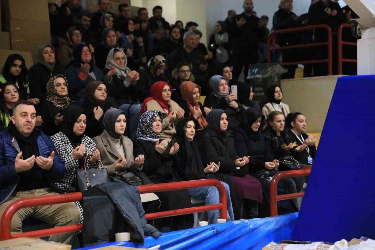 Bayrampaşa’da depremzedeler için Kur’an-ı Kerim okundu