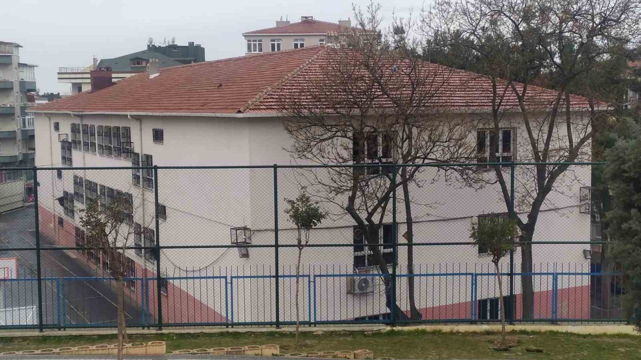 Tahliye kararı verilen okullarda taşıma işlemi başladı