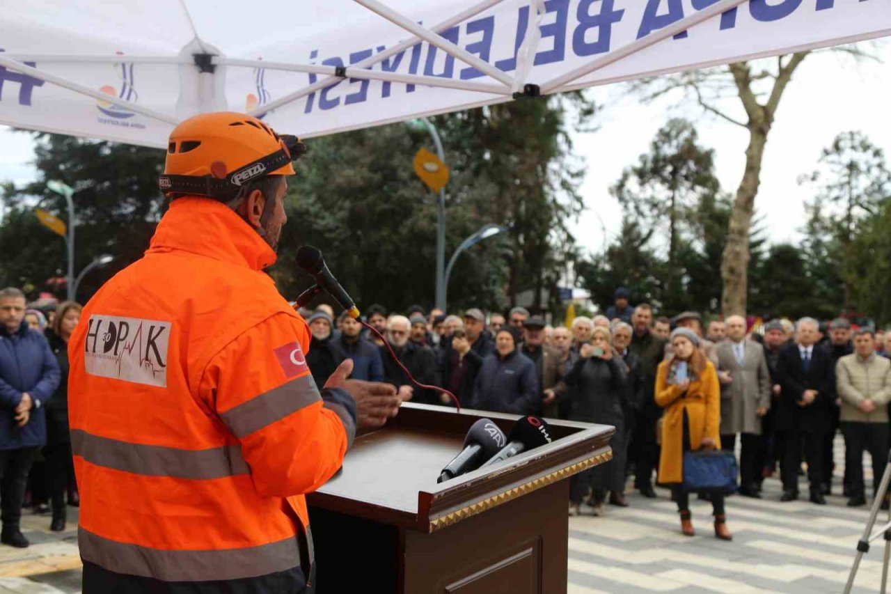 Deprem bölgesinden dönen HAPAK ekibine Artvin’de duygusal karşılama