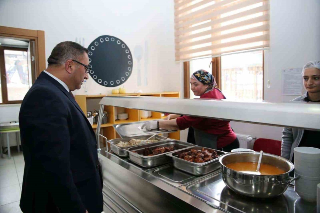 Tunceli’de okullarda ücretsiz yemek hizmeti başladı