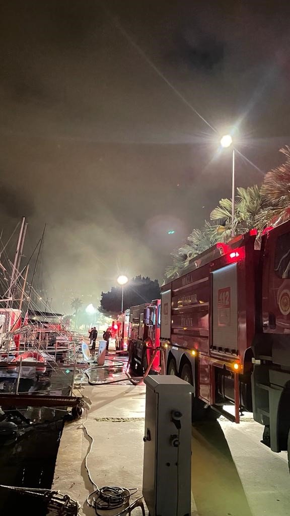 Bodrum’da tekneler alev alev yandı