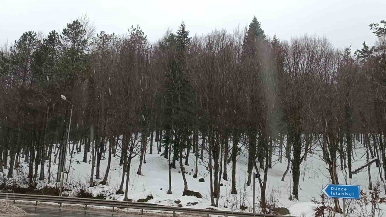 Bolu Dağı’nda kar yağışı etkili oluyor