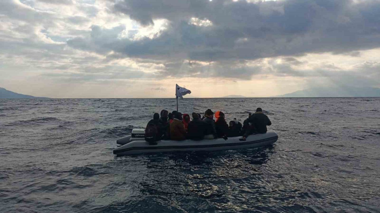 20 düzensiz göçmen kurtarıldı, 48’i yakalandı
