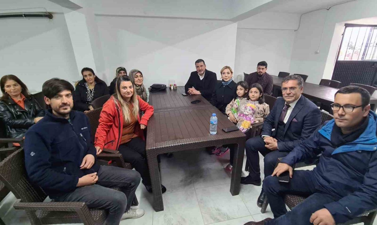 AK Parti Milletvekili Gökcan Yatağan’da depremzede vatandaşları ziyaret etti