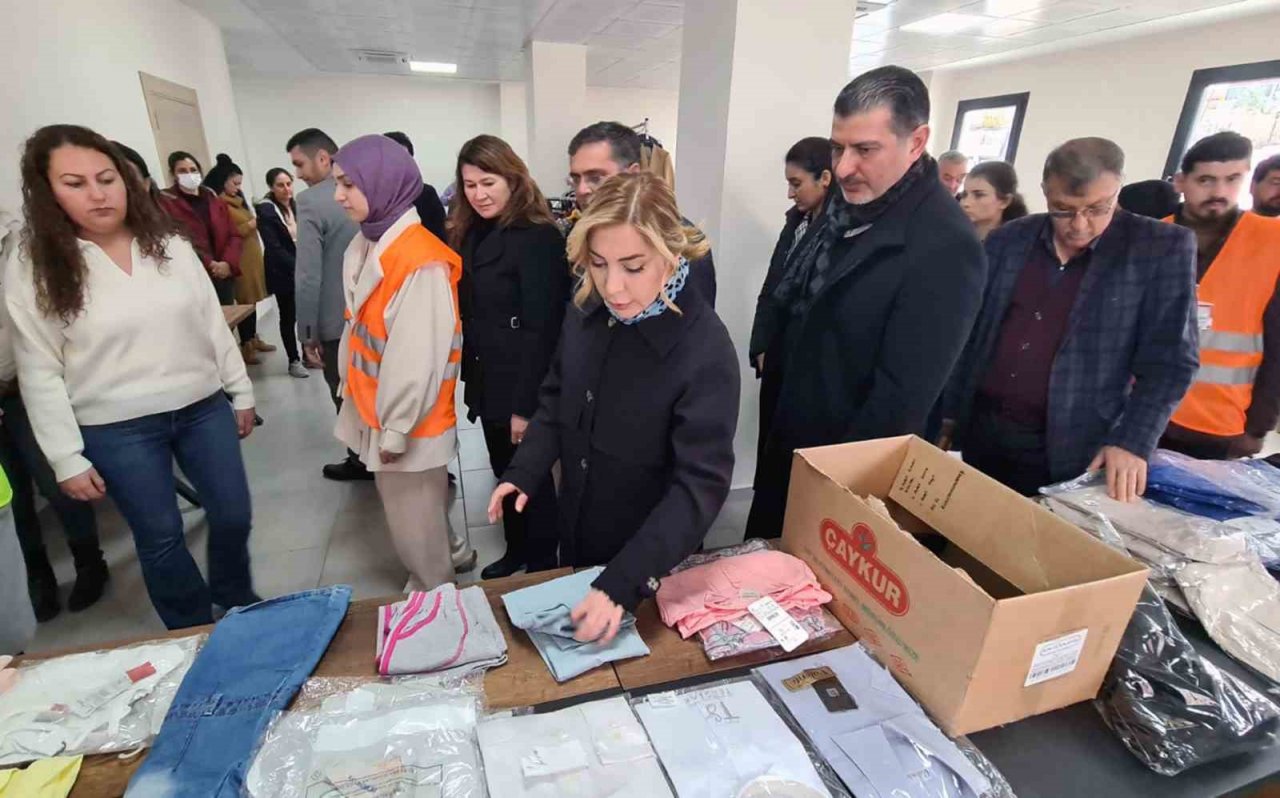 AK Parti Milletvekili Gökcan Yatağan’da depremzede vatandaşları ziyaret etti