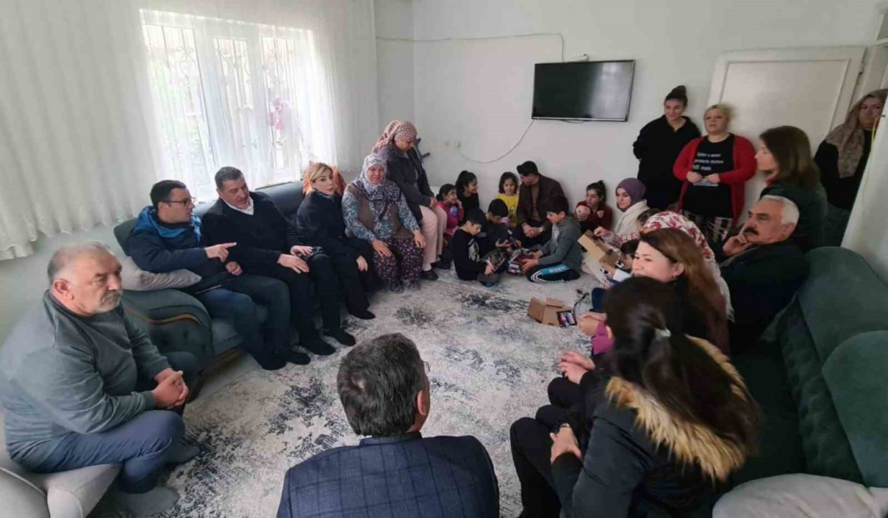 AK Parti Milletvekili Gökcan Yatağan’da depremzede vatandaşları ziyaret etti