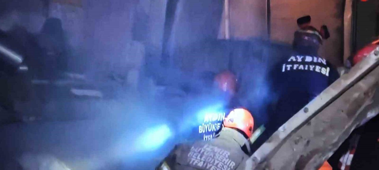 Aydın Büyükşehir Belediyesi ekipleri, Hatay depremlerinin ardından bölgede çalışmalarını sürdürüyor