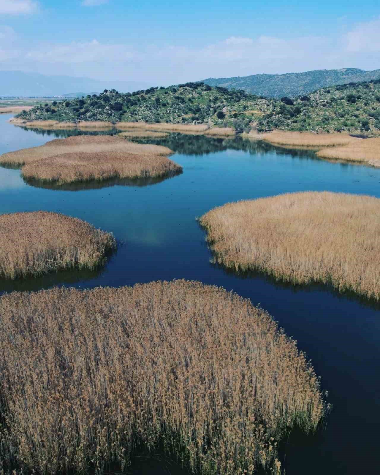 Azap Gölü’nün havadan manzarası mest etti