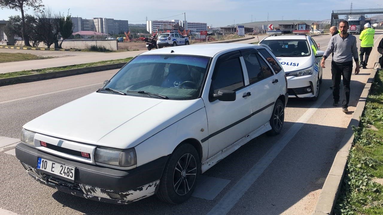 Bandırma’da otomobilin çarptığı yaşlı kadın yaralandı