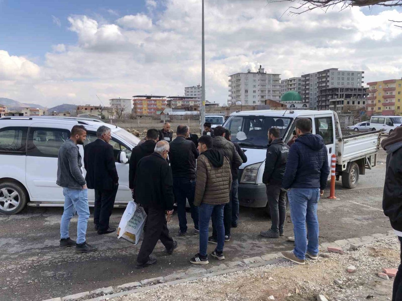 Batman’da trafik kazası, iki araç kafa kafaya çarpıştı