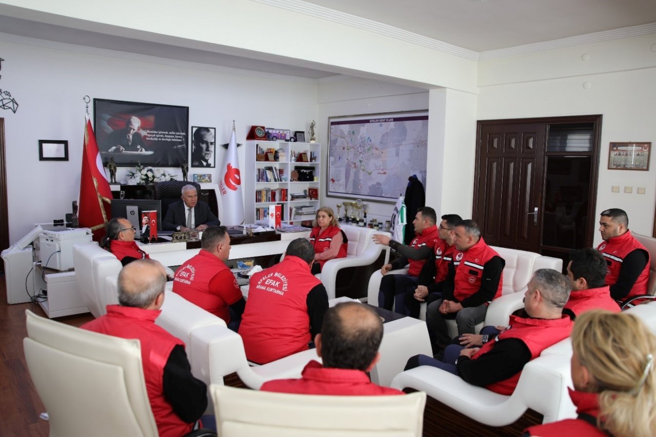 Deprem bölgesinde görevini tamamlayan EFAK Timi geri döndü