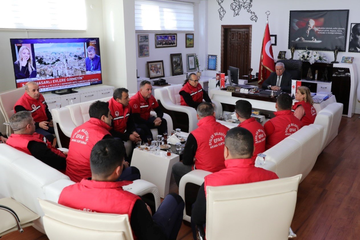 Deprem bölgesinde görevini tamamlayan EFAK Timi geri döndü