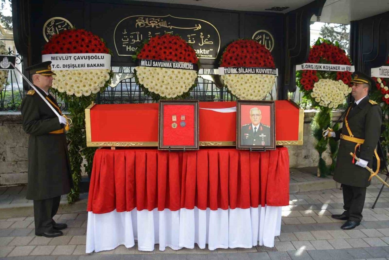 Eski Jandarma Genel Komutanı Şener Eruygur son yolculuğuna uğurlandı