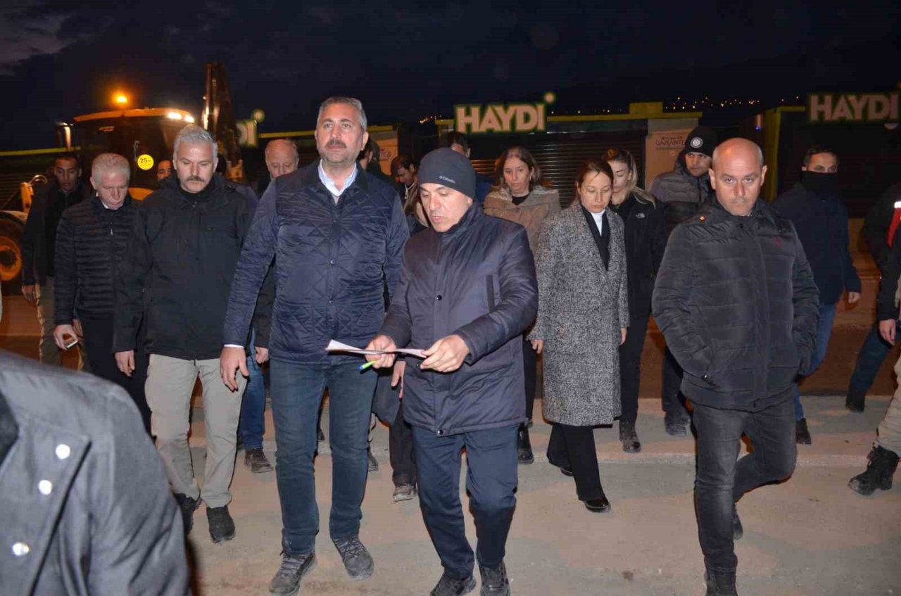 Nurdağı’nda depremzedeler için barınma çalışmaları devam ediyor