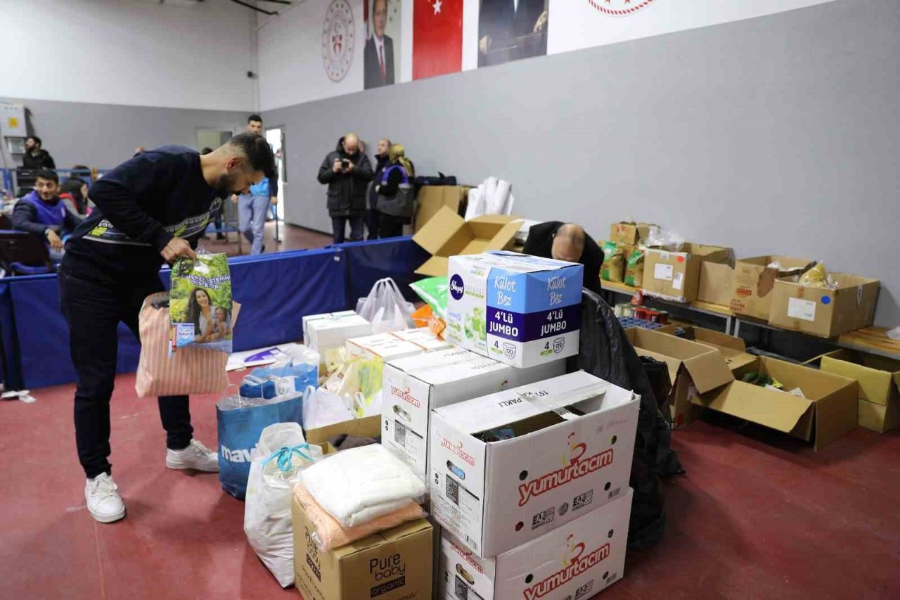 Yalova’nın yerel sanatçılarından yardım kampanyasına destek