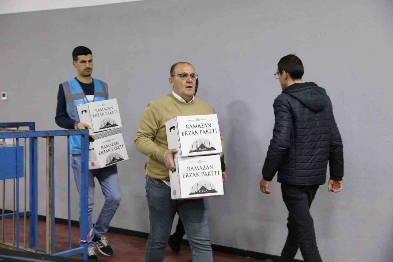 Yalova’nın yerel sanatçılarından yardım kampanyasına destek