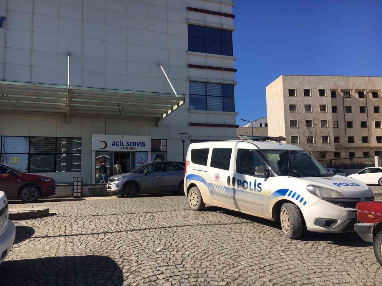 Emekli polis memuru, tartıştığı yeğenini bıçaklayarak öldürdü