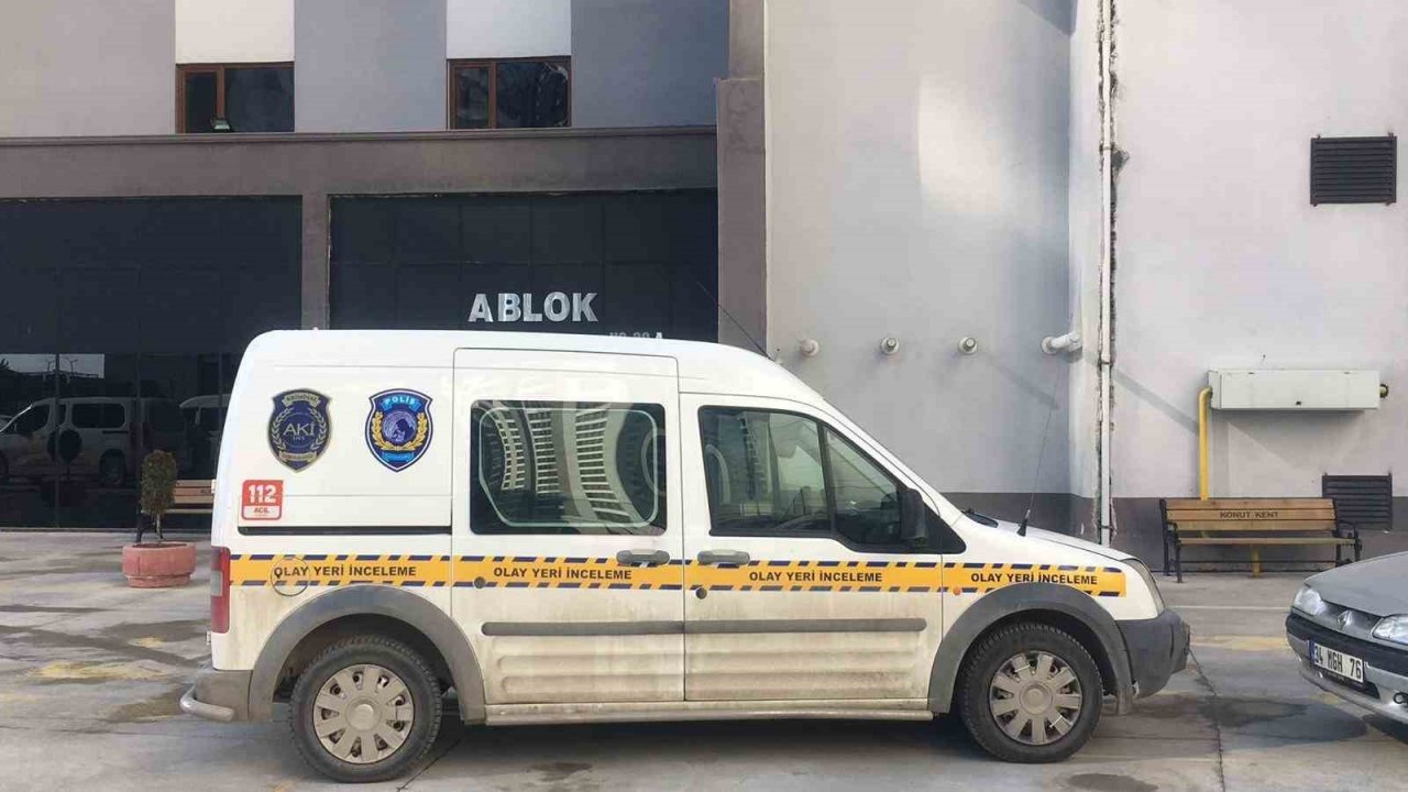 Emekli polis memuru, tartıştığı yeğenini bıçaklayarak öldürdü