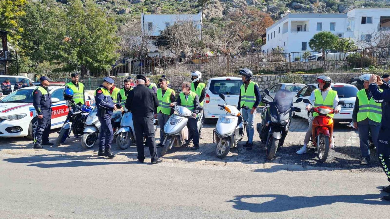 6 ayda 700’den fazla yelek dağıtıldı