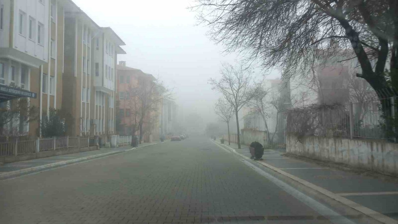 Muğla’da sis nedeniyle görüş mesafesi 5 metreye düştü