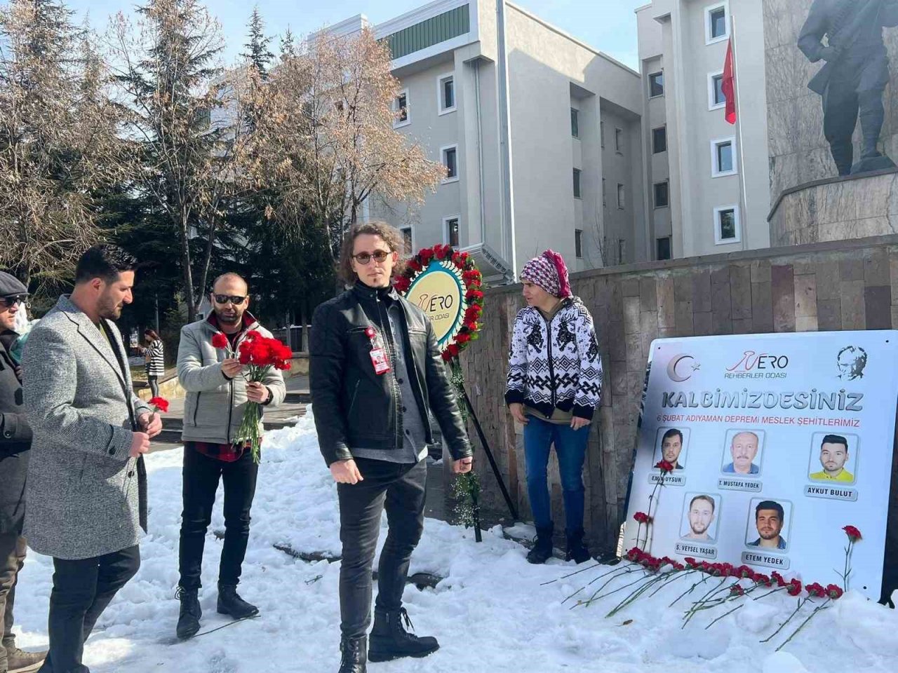 Kapadokya’da rehberler, depremde kaybettikleri meslektaşlarını andı